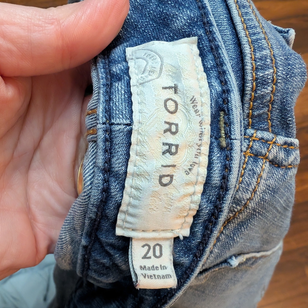 Torrid Blue Denim Jeans - Picture 3 of 5